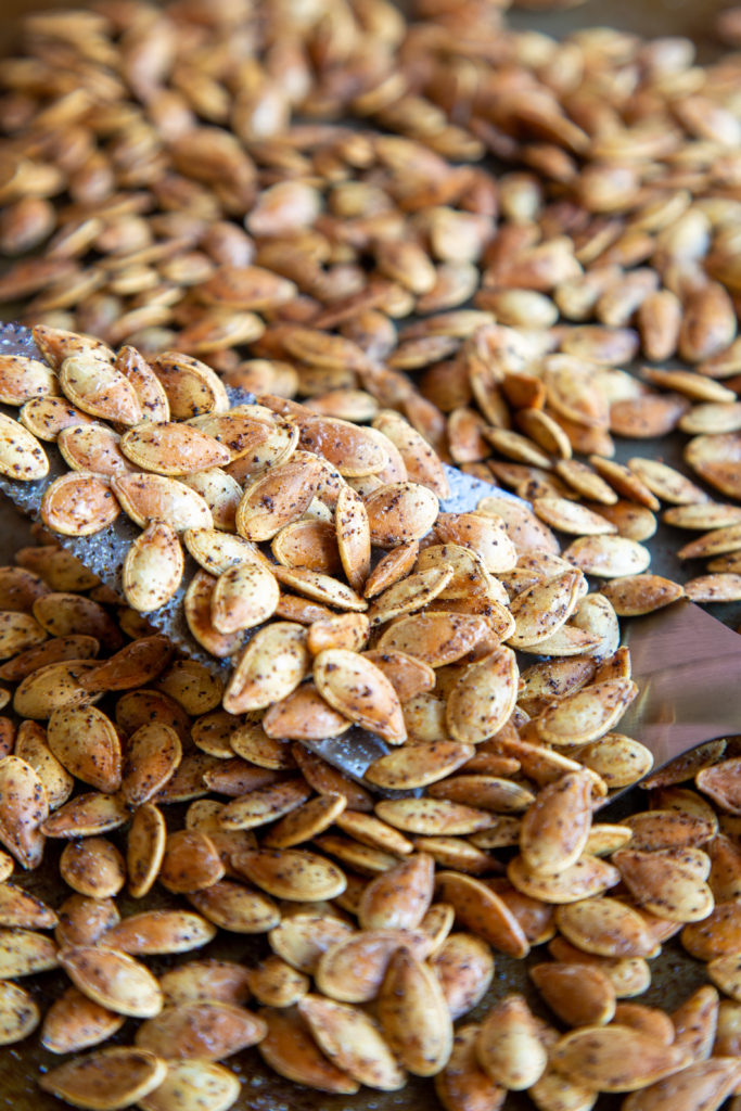 Detailed picture of final Roasted Pumpkin Seeds