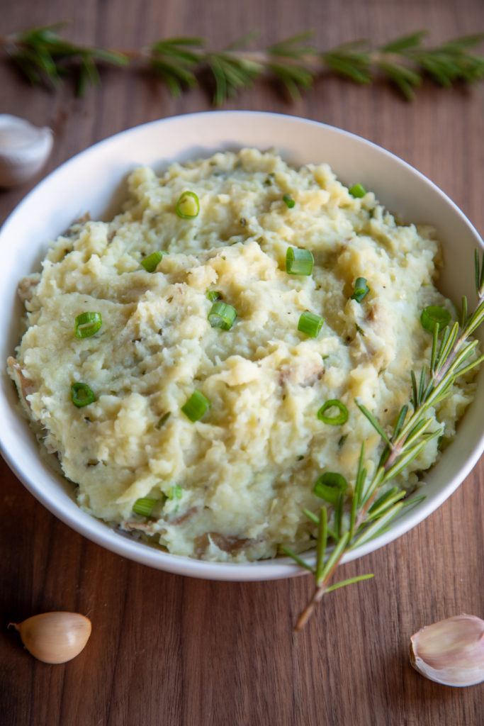 Final Light and Creamy Garlic Mashed Potatoes